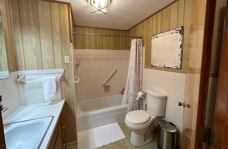 Building Photo - 11 Milton Ln