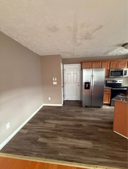 Kitchen area - 1509 Bridgeton Way