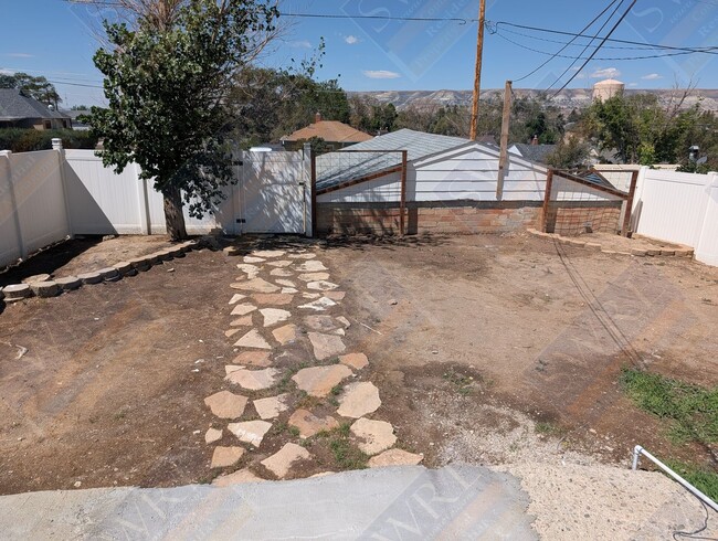 Building Photo - 1036 McKinley Ave