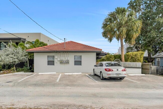 Building Photo - 17 Ocean Breeze