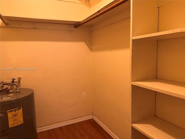 Building Photo - 2210 Taylor St