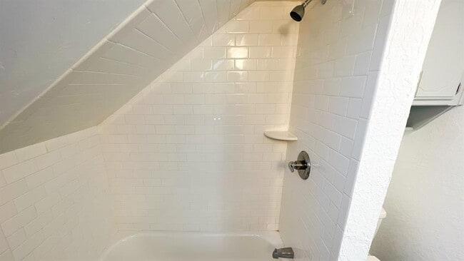 Building Photo - 8401 Azurewood Dr