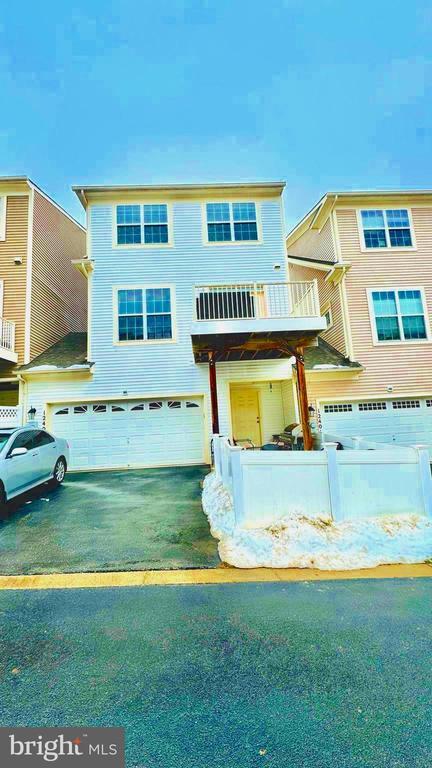 Building Photo - 12406 Carriage Park Pl