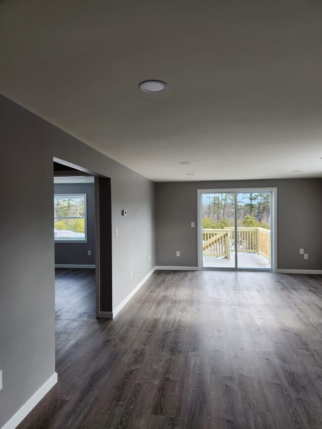 Building Photo - 45 Northway St