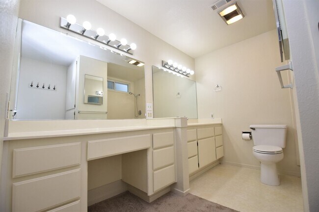 Building Photo - 3324 Lillard Dr