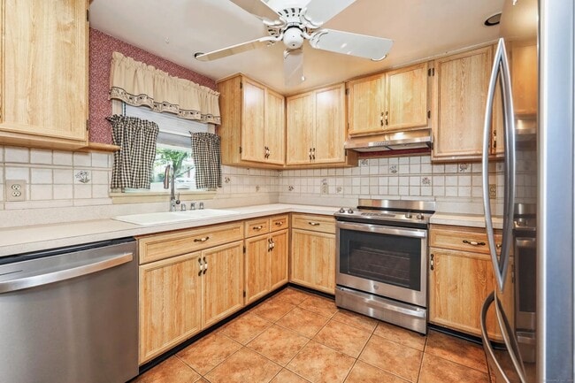 Building Photo - 70 Cold Spring Cir