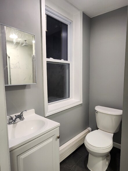 Building Photo - 32 Charles St