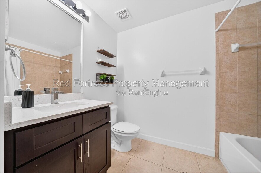Building Photo - 15969 Mandolin Bay Dr