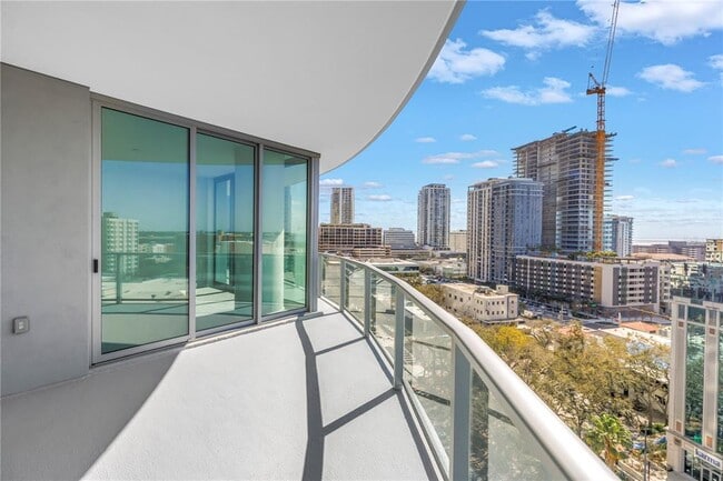 Building Photo - 400 Central Ave