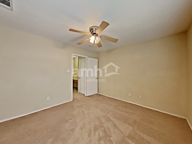 Building Photo - 6163 Brandys Farm