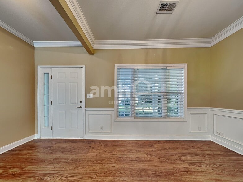 Building Photo - 7027 Legend Oaks Ln