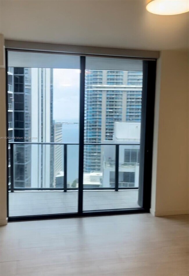 Building Photo - 1000 Brickell Plaza