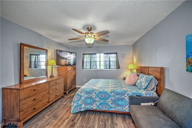 Building Photo - 15410 River Vista Dr