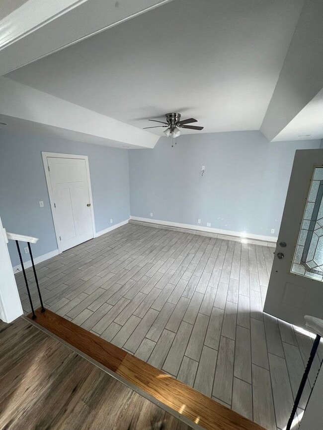 Building Photo - 804 N Oak St