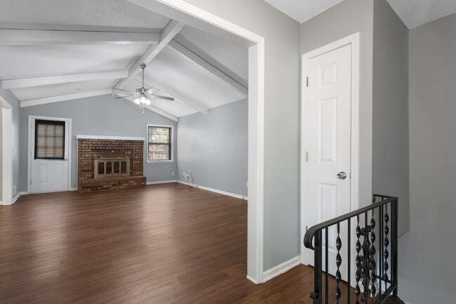 Building Photo - 3513 NE Stanton St