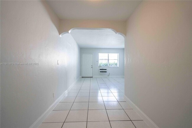 Building Photo - 7821 Carlyle Ave