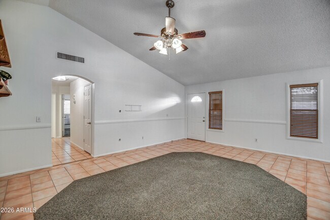 Building Photo - 815 E Calle Del Norte