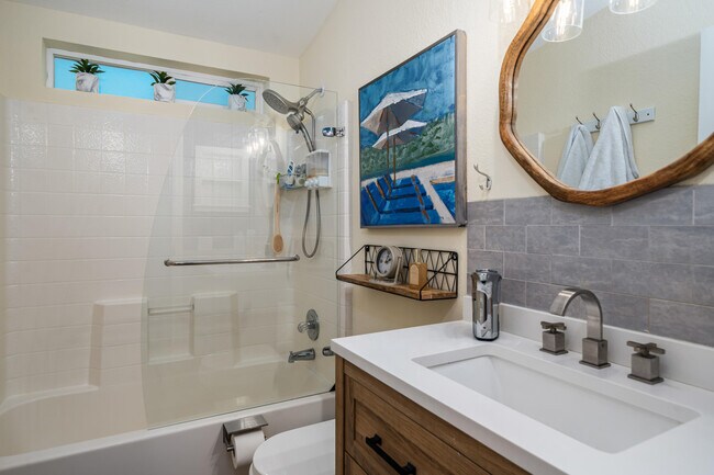 Building Photo - 159 Estrada Way