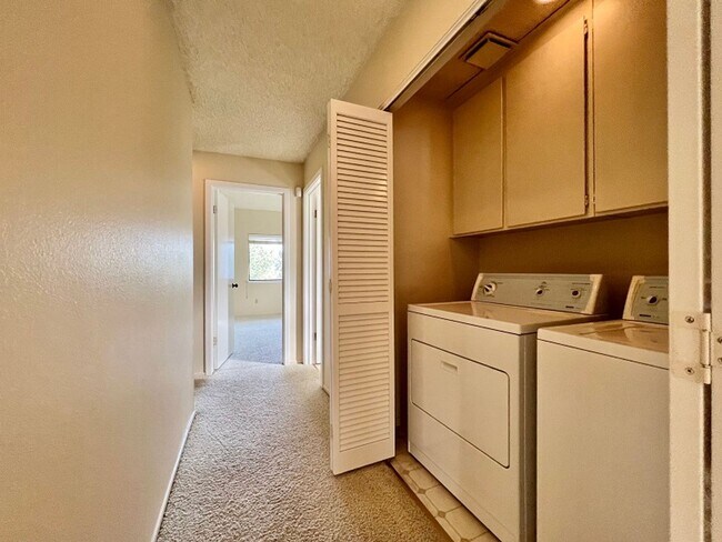 Building Photo - Three Bedroom Napa Condo on River Walk