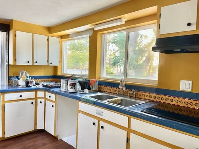 Building Photo - Ranch Style Farm