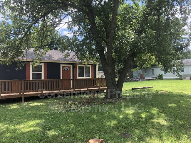 Primary Photo - 8285 Center Dr