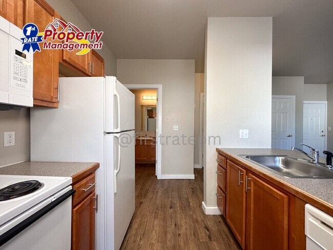 Building Photo - 272 W Mallard Dr