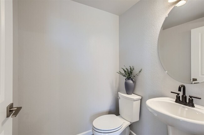 Building Photo - 2234 Walbridge Rd