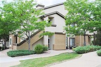 Building Photo - 3880 Riviera Grove