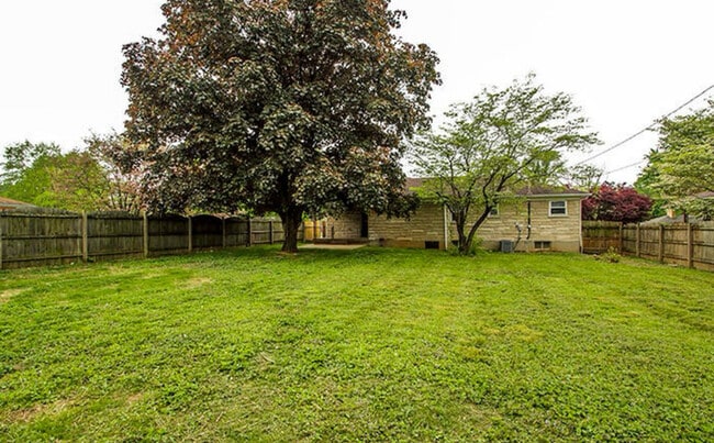 Building Photo - 8313 Smithton Rd