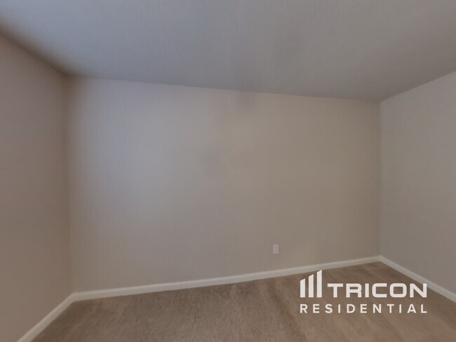 Building Photo - 270 Orchard Ln