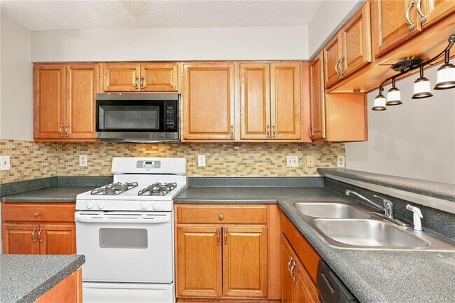 Building Photo - 6661 Witherington Ct NW