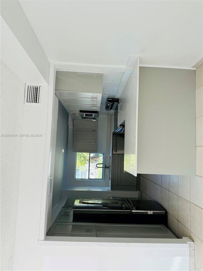 Building Photo - 6970 SW 110th Pl