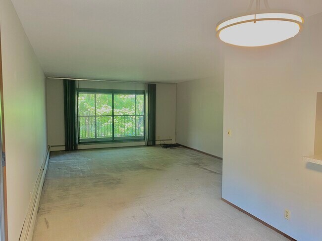 Building Photo - 10441 Greenbrier Rd
