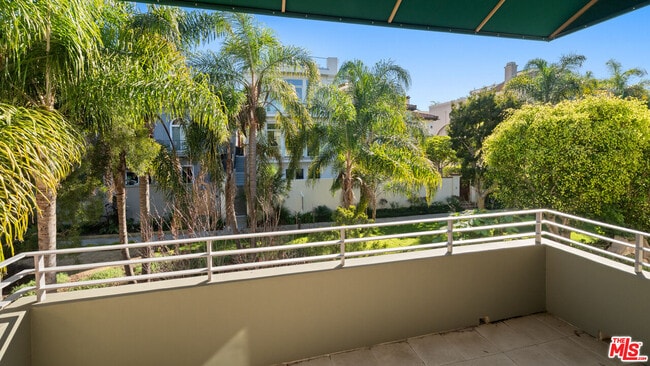 Building Photo - 143 Union Jack Mall