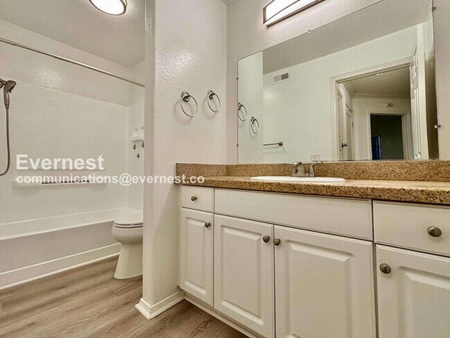 Building Photo - 3557 Paseo De Francisco