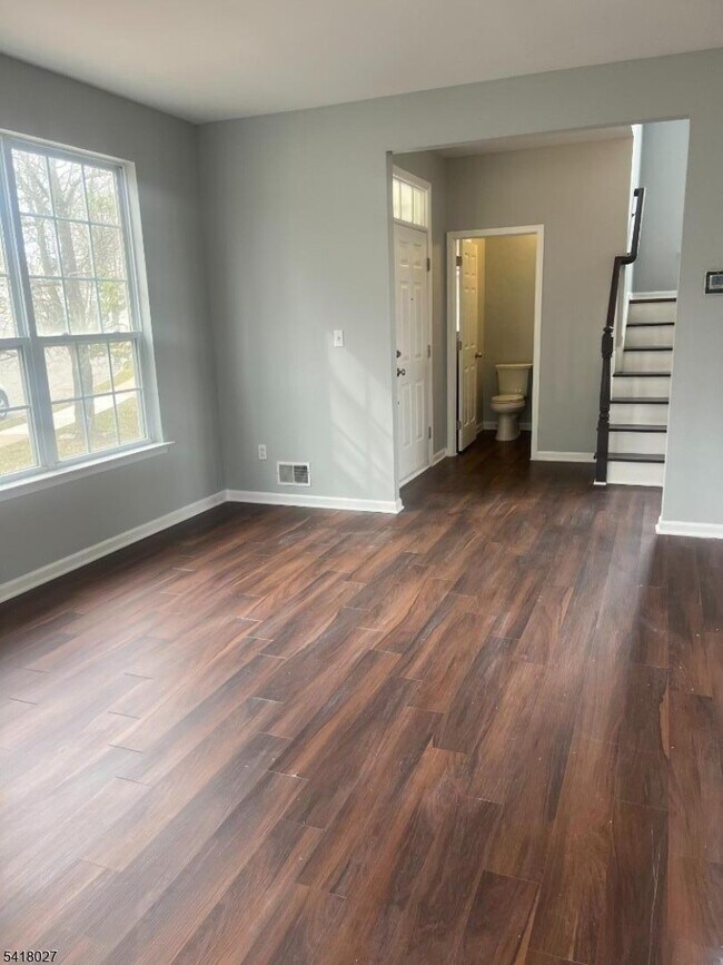 Building Photo - 227 Winding Hill Dr