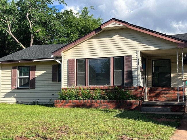Primary Photo - Home for rent close to Tinker AFB and I-240