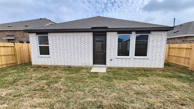 Building Photo - 16723 Old Wagon Wy