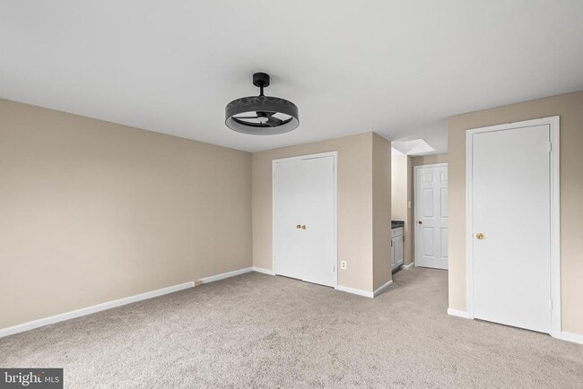 Building Photo - 6185 Little Valley Way