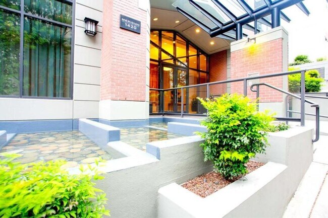 Building Photo - 1 bedroom in Seattle WA 98101