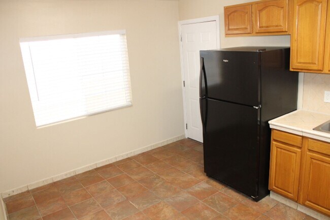 Building Photo - 319-325 21st St., Richmond, CA 94801