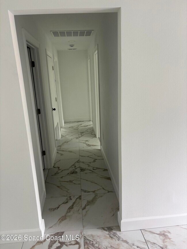 Building Photo - 1109 Martha Lee Ave