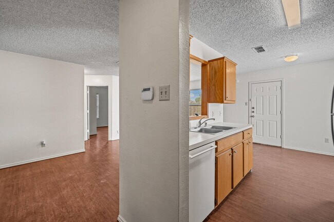 Building Photo - 2107 La Salle Ave