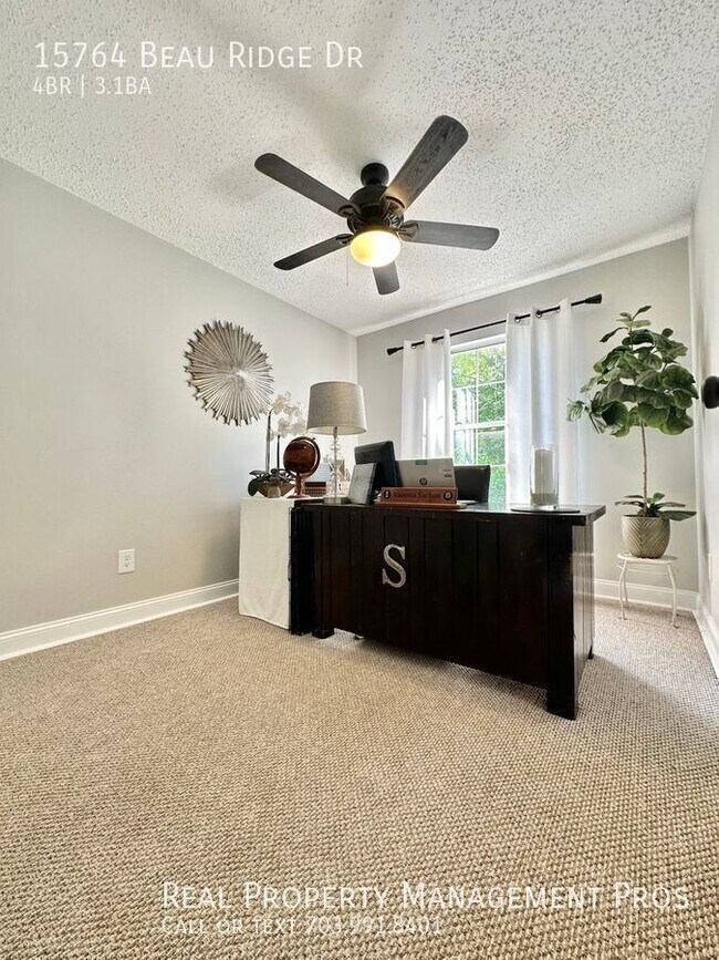 Building Photo - 15764 Beau Ridge Dr