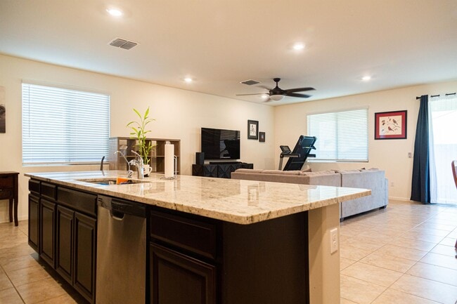 Building Photo - 7387 S Via Plaza del Maya