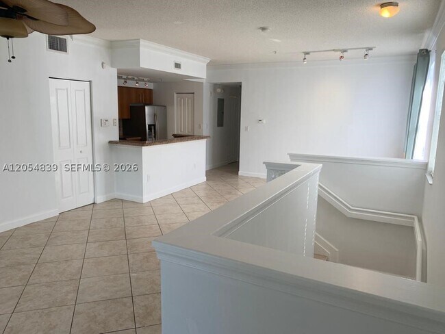 Building Photo - 5880 W Sample Rd