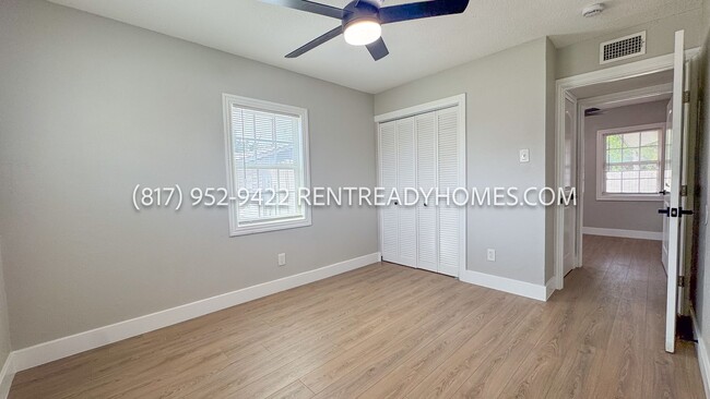 Building Photo - 2613 Fairbrook St