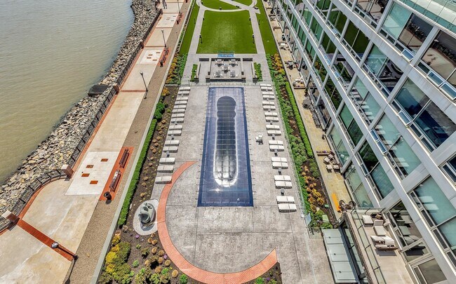 Building Photo - 9 Somerset Ln