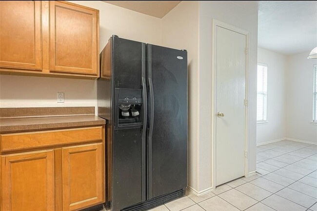 Building Photo - 1123 Desert Palms Ln