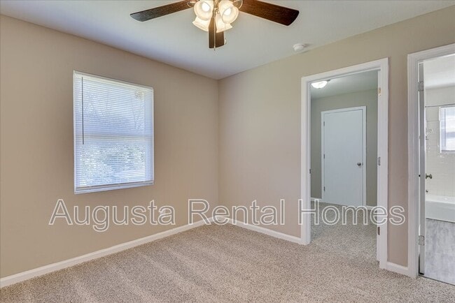 Building Photo - 325 B Verdery Drive